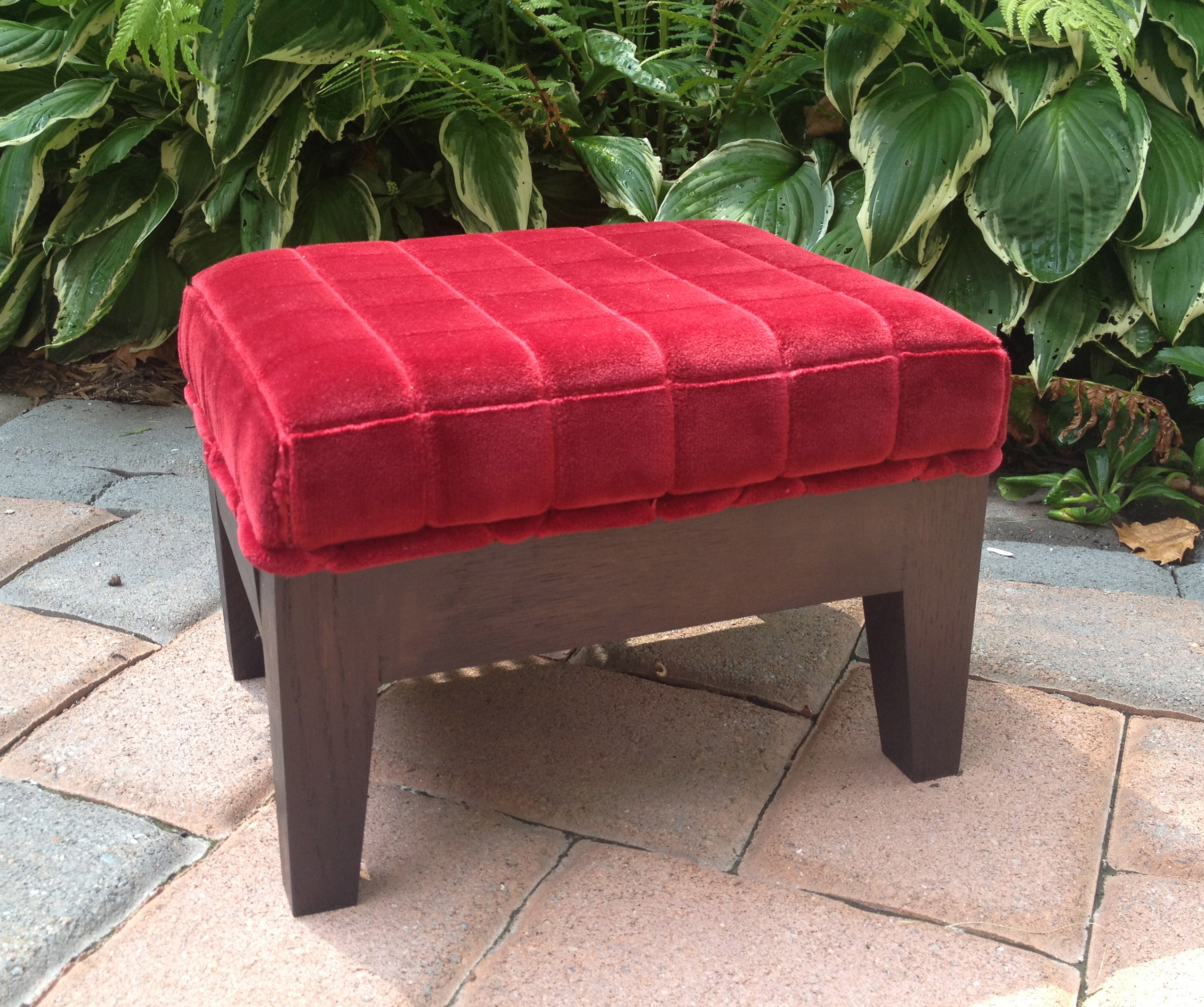 Purse Stool for Restaurant Dining